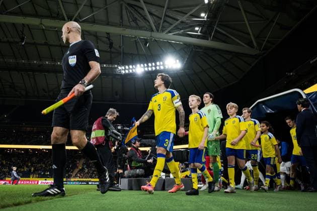 251118 Victor Nilsson Lindelöf, goalkeeper Jacob Widell Zetterström and Emil Krafth of Sweden ahead of the FIFA World Cup Qualifier football match between Sweden and Slovenia on November 18, 2025 in Stockholm Photo Joel Marklund BILDBYRAN kod JM JM0752 bbeng fotboll football soccer fotball vm kval fifa world cup qualifier sverige sweden sverige a slovenien slovenia  Copyright: JOELxMARKLUND BB251118JM028