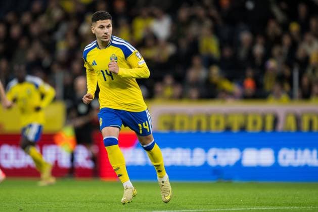 251118 Roony Bardghji of Sweden during the FIFA World Cup Qualifier football match between Sweden and Slovenia on November 18, 2025 in Stockholm Photo Jesper Zerman BILDBYRAN kod JZ JM0752 bbeng fotboll football soccer fotball vm kval fifa world cup qualifier sverige sweden sverige a slovenien slovenia  Copyright: JESPERxZERMAN BB251118JZ020