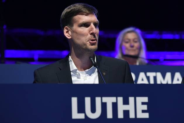 General Meeting of VfL Bochum 1848 on 18 11 2025 at the RuhrCongress in Bochum Andreas Luthe Chairman of the Management Board Bochum xRx