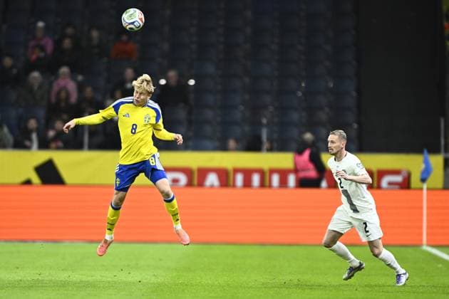 STOCKHOLM, SWEDEN 20251118 Swedens Daniel Svensson and Slovenias Å½an KarniÄnik during Tuesdays World Cup Group B qualifier between Sweden and Slovenia at Strawberry arena STOCKHOLM SWEDEN x10050x  Copyright: xPontusxLundahl TTx VM-KVAL SVERIGE-SLOVENIEN