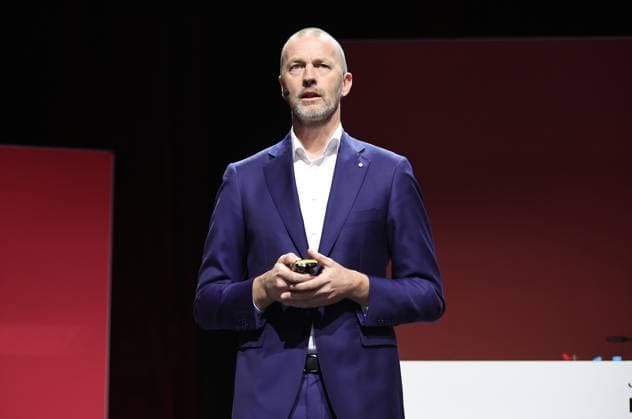 18 11 2025 Soccer Season 2025 2026 2 Soccer Bundesliga General Meeting Annual General Meeting JHV 2025 Sportfoto Zink DaMa xdaxmax Niels Rossow Board Strategy Marketing 1 FC Nürnberg FCN speaks to Clubfan Clubfans FCN Fans Fans Members