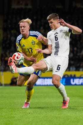251118 Isac Lidberg of Sweden and Jaka Bijol of Slovenia during the FIFA World Cup Qualifier football match between Sweden and Slovenia on November 18, 2025 in Stockholm Photo Jesper Zerman BILDBYRAN kod JZ JM0752 bbeng fotboll football soccer fotball vm kval fifa world cup qualifier sverige sweden sverige a slovenien slovenia  Copyright: JESPERxZERMAN BB251118JZ030