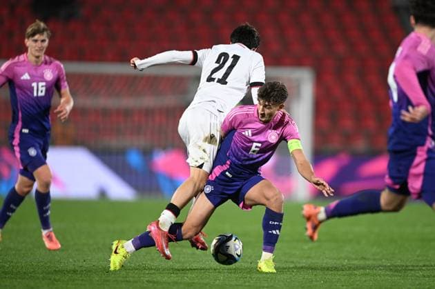 European Under-21 Championship 2027 qualifying round, Georgia 0-2 Germany, Giorgi Tabatadze ( 21 of Georgia Under-21), Tom Bischof ( 6 of Germany Under-21) , November 18, 2025, Mikheil Meskhi stadium, Tbilisi, Georgia Copyright: xx European Under-21 Championship 2027 qualifying round, Georgia 0-2 Germany-14