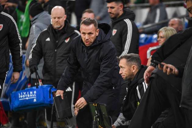 18th November 2025; Cardiff City Stadium, Cardiff, Wales; FIFA World Cup, WM, Weltmeisterschaft, Fussball Qualifying International Football, Wales versus North Macedonia; Craig Bellamy, Wales Coach  AledxHopkins