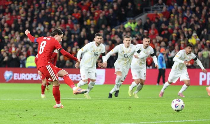 Harry Wilson of Wales scores a goal to make the score 1-0 Wales v North Macedonia, FIFA 2026 World Cup Qualifying, Group J, Football, Cardiff City Stadium, Cardiff, Wales, UK - 18 Nov 2025Cardiff Cardiff City Stadium United Kingdom EDITORIAL USE ONLY No use with unauthorised audio, video, data, fixture lists, club league logos or live services. Online in-match use limited to 120 images, no video emulation. No use in betting, games or single club league player publications. Copyright: xKieranxMcManus Shutterstockx 15848901w