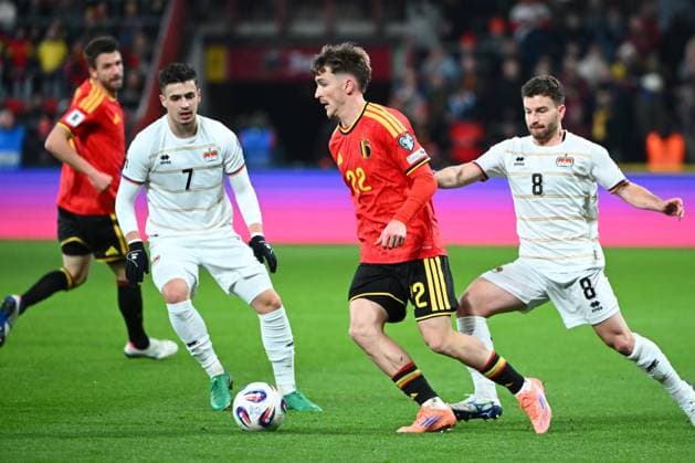 Belgium v Liechtenstein - FIFA World Cup, WM, Weltmeisterschaft, Fussball 2026 UEFA Qualifiers LIEGE, BELGIUM - NOVEMBER 18 : Saelemaekers Alexis midfielder of Belgium battles for the ball with Sele Aron midfielder of Liechtenstein during the FIFA World Cup 2026 UEFA European Qualifiers group J qualifying round matchday 10 between Belgium and Liechtenstein on November 18, 2025 in Liege, Belgium, 18 11 2025 Liege Belgium  Copyright: xVincentxKalutx