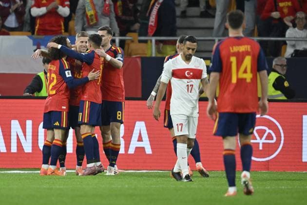 Spain v Turkiye - FIFA World Cup, WM, Weltmeisterschaft, Fussball 2026 Qualifier SEVILLE, SPAIN - NOVEMBER 18: Dani Olmo (10) of Spain celebrates a goal with teammates during the FIFA World Cup 2026 qualifier football match between Spain and Turkiye at Estadio de La Cartuja in Seville, Spain on November 18, 2025. Burak Akbulut Anadolu Seville Spain. Editorial use only. Please get in touch for any other usage.  Copyright: x2025xAnadoluxBurakxAkbulutx