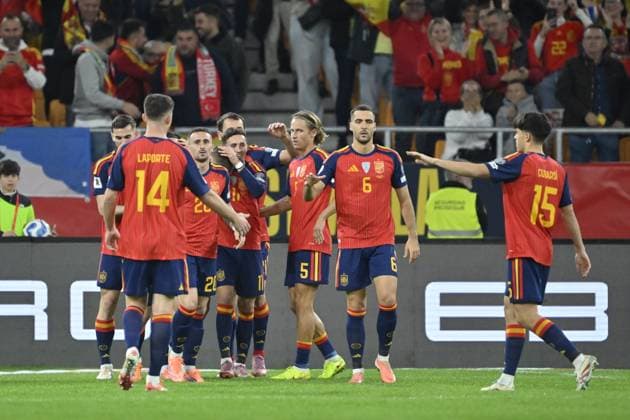 Spain v Turkiye - FIFA World Cup, WM, Weltmeisterschaft, Fussball 2026 Qualifier SEVILLE, SPAIN - NOVEMBER 18: Dani Olmo (10) of Spain celebrates a goal with teammates during the FIFA World Cup 2026 qualifier football match between Spain and Turkiye at Estadio de La Cartuja in Seville, Spain on November 18, 2025. Burak Akbulut Anadolu Seville Spain. Editorial use only. Please get in touch for any other usage.  Copyright: x2025xAnadoluxBurakxAkbulutx