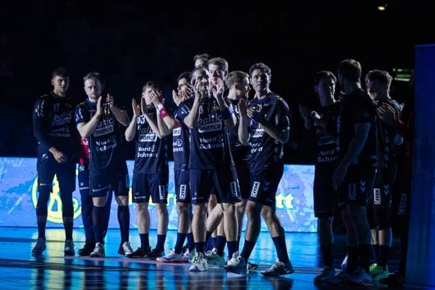 FLENSBURG, GERMANY - NOVEMBER 18: team SG Flensburg-Handewitt before the game during the EHF European League match between SG Flensburg-Handewitt vs AHC Potaissa Turda at GP JOULE Arena Flensburg on Matchday 4 of the Group Matches Group A on November 18, 2025 in Flensburg, Germany. Schleswig-Holstein Germany Copyright: xBEAUTIFULxSPORTS MarioxM.xKobergx