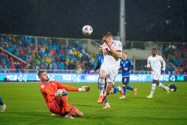Soccer World Cup Qualification 2025 26, 10 Matchday Kosovo vs Switzerland Fadil Vokrri Stadium Pristina Michel Aebischer Switzerland, 20 Arijanet Muric Kosovo, 1 Pristina Kosovo Copyright: xJOERANxSTEINSIEKx