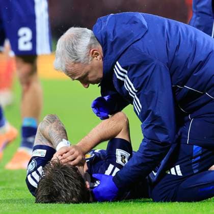 Scotland v Denmark 2026 FIFA World Cup, WM, Weltmeisterschaft, Fussball Qualifiers Ben Gannon-Doak of Scotland receives medical attention during the 2026 FIFA World Cup Qualifiers Group C match at Hampden Park, Glasgow UK Newspapers OUT Copyright: xFredxPalmerx FIL-22515-0007