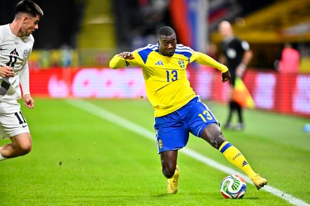 STOCKHOLM, SWEDEN 20251118 Slovenia s Svit SeÅ¡lar against Sweden s Ken Sema during Tuesday s World Cup qualifying match in Group B between Sweden and Slovenia at Strawberry arena, Stockholm, Sweden November 18, 2025 STOCKHOLM SWEDEN x10050x  Copyright: xPontusxLundahl TTx WORLD CUP QUALIFIER SWEDEN - SLOVENIA