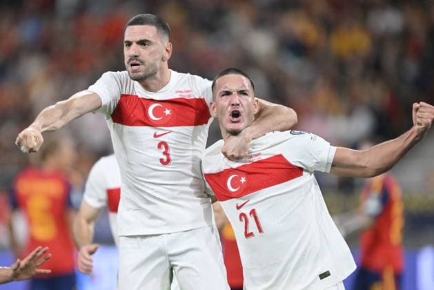 Spain v Turkiye - FIFA World Cup, WM, Weltmeisterschaft, Fussball 2026 Qualifier SEVILLE, SPAIN - NOVEMBER 18: Players of Turkiye celebrate after scoring a goal during the FIFA World Cup 2026 qualifier match between Spain and Turkiye at Estadio de La Cartuja in Seville, Spain, on November 18, 2025. Burak Akbulut Anadolu Sevilla Spain. Editorial use only. Please get in touch for any other usage.  Copyright: x2025xAnadoluxBurakxAkbulutx