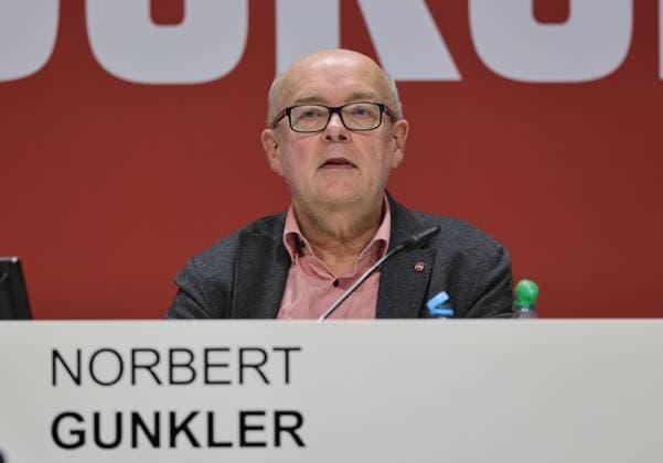 18 11 2025 Soccer Season 2025 2026 2 Soccer Bundesliga General Meeting Annual General Meeting JHV 2025 Sportfoto Zink DaMa xdaxmax Norbert Gunkler Member of the Supervisory Board 1 FC Nürnberg FCN pensive