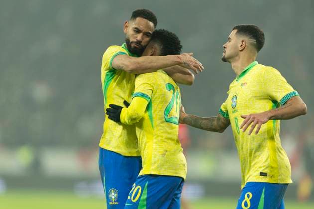 FOOTBALL: International Friendly, Länderspiel, Nationalmannschaft match between Brazil and Tunez at Stade Pierre-Mauroy on November 18, 2025 in Lille, France. Joie des joueurs de l equipe de Brazil apres le but de Estevao 20 (BRA)  Copyright: xelyxandroxcegarrax