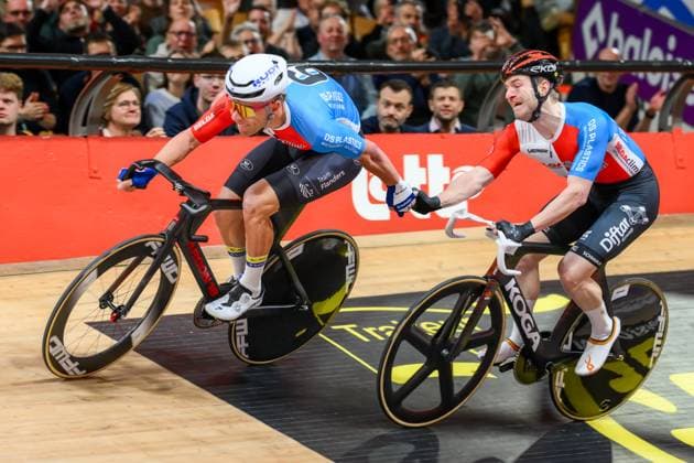 Dutch Youri Havik and Belgian Jules Hesters pictured in action during the first day of the Zesdaagse Vlaanderen-Gent six-day indoor Track cycling, Rad, Radsport, Bahnrad, Bahn event at the indoor cycling arena t Kuipke, Tuesday 18 November 2025, in Gent. DAVIDxPINTENS  x142529170x
