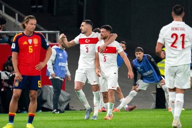Salih Ozcan (Turkey N5) & Demiral (Turkey N3) celebrate a goal during the UEFA World Cup Qualifiers, Group Stage Group E, match between Spain and Turkey at the Estadio de la Cartuja in Seville, Spain Copyright: xAndresxLopezxSheridanxx xSPPx Sportspressphoto_SPR63564