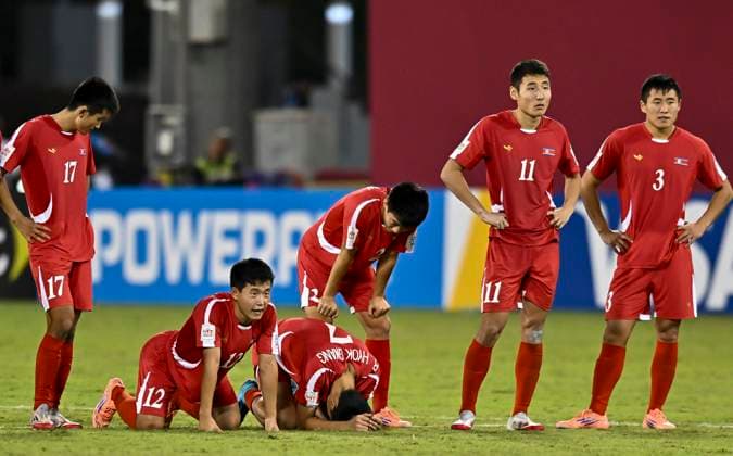 Korea DPR v Japan : Round of 16- FIFA U-17 World Cup Qatar 2025 The players of Korea DPR look dejected following defeat in the penalty-shoot-out in the FIFA U-17 World Cup Qatar 2025 Round of 16 match between Korea DPR and Japan in Doha, Qatar, on November 18, 2025. DOHA Qatar Copyright: xNOUSHADxTHEKKAYILx
