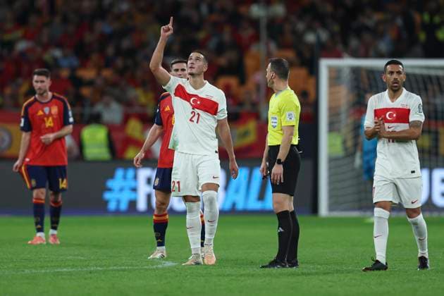 ESP: Spain a- Turkey. La Liga EA Sports. Date 6 Deniz Gul of Turkey during the World Cup 2026 Qualifying match between Spain and Turkey played at La Cartuja Stadium on November 18, 2025 in Sevilla, Spain. kpng Copyright: xAntonioxPozox xPRESSINx AP_251118_SPA_TUR_024