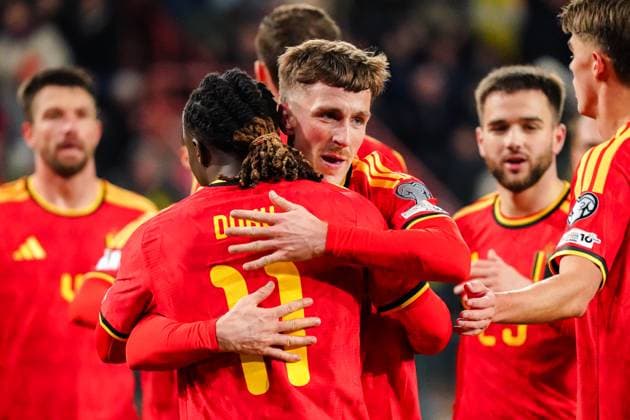 2025-11-18 Belgium v Liechtenstein - FIFA 2026 World Cup Qualifier LIEGE, BELGIUM - NOVEMBER 18: Jeremy Doku of Belgium celebrates after scoring his teams second goal, Joaquin Seys of Belgium prior to the FIFA 2026 World Cup Qualifier match between Belgium and Liechtenstein at Stade Maurice Dufrasne on November 18, 2025 in Liege, Belgium. (Photo by Gabriel Calvino Alonso BSR Agency) Liege Belgium Content not available for redistribution in The Netherlands directly or indirectly through any third parties. Copyright: xBSRxAgencyx