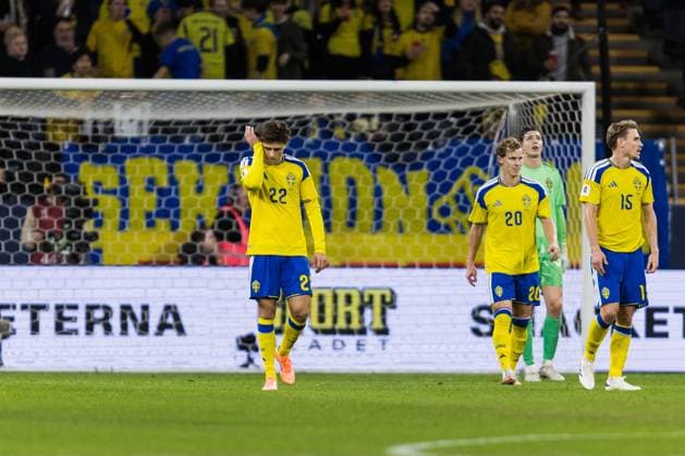 251118 Besfort Zeneli of Sweden looks dejected after 0 1 during the FIFA World Cup Qualifier football match between Sweden and Slovenia on November 18, 2025 in Stockholm Photo Tobias Sterner BILDBYRAN COP 254 JM0752 bbeng fotboll football soccer fotball vm kval fifa world cup qualifier sverige sweden sverige a slovenien slovenia depp  Copyright: TOBIASxSTERNER BB251118TS026