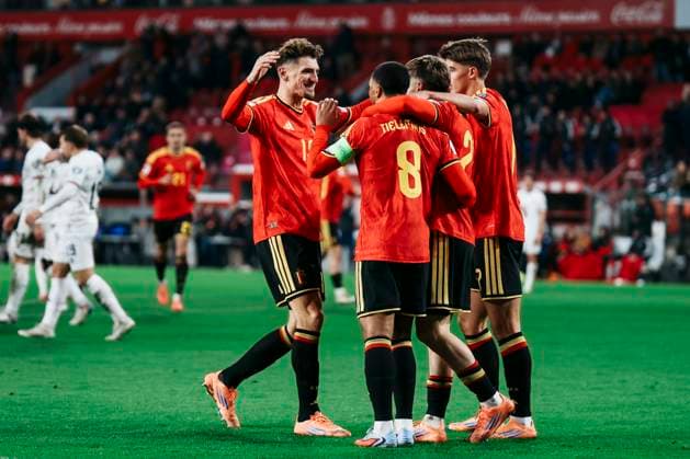 FIFA World Cup UEFA Qualifiers Belgium Liechtenstein 18 11 2025 Thomas Meunier Belgium,15 Youri Tielemans Belgium, 8 Alexis Saelemaekers Belgium, 22 and Charles De Ketelaere Belgium, 17 celebrate the 5-0 goal by Alexis Saelemaekers Belgium, 22 FIFA World Cup UEFA Qualifiers Belgium Liechtenstein Liège, Maurice Dufrasne Stadium, 18 11 2025 Copyright: xBEAUTIFULxSPORTS Freisenx