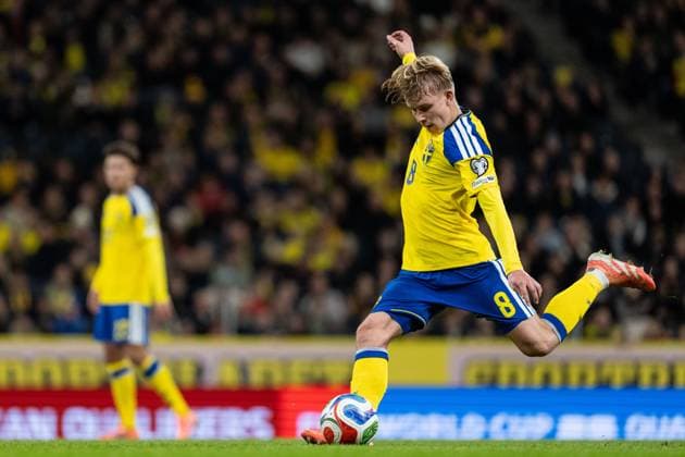 251118 Daniel Svensson of Sweden during the FIFA World Cup Qualifier football match between Sweden and Slovenia on November 18, 2025 in Stockholm Photo Joel Marklund BILDBYRAN kod JM JM0752 bbeng fotboll football soccer fotball vm kval fifa world cup qualifier sverige sweden sverige a slovenien slovenia  Copyright: JOELxMARKLUND BB251118JM053