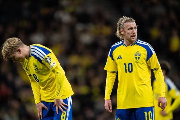 251118 Daniel Svensson and Emil Forsberg of Sweden during the FIFA World Cup Qualifier football match between Sweden and Slovenia on November 18, 2025 in Stockholm Photo Joel Marklund BILDBYRAN kod JM JM0752 bbeng fotboll football soccer fotball vm kval fifa world cup qualifier sverige sweden sverige a slovenien slovenia  Copyright: JOELxMARKLUND BB251118JM054