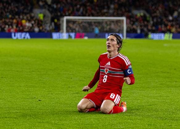 Football - FIFA World Cup, WM, Weltmeisterschaft, Fussball 2026 - Qualifying - Group J - Wales v North Macedonia CARDIFF, WALES - Tuesday, November 18, 2025: Wales Harry Wilson celebrates after scoring his side s fifth goal from a free-kick during the FIFA World Cup Qualifying Group J match between Wales and North Macedonia at the Cardiff City Stadium. (Photo by David Rawcliffe Propaganda) CARDIFF Cardiff City Stadium CARDIFF WALES  Copyright: xDavidxRawcliffex P2025-11-18-Wales_North_Macedonia-41
