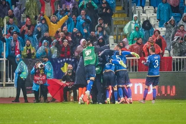 Soccer World Cup Qualification 2025 26, 10 Matchday Kosovo vs Switzerland Fadil Vokrri Stadium Pristina Goal and goal celebration to 1 1 by Florent Muslija Kosovo, 8 Joy, emotions, jubilation Pristina Kosovo Copyright: xJOERANxSTEINSIEKx