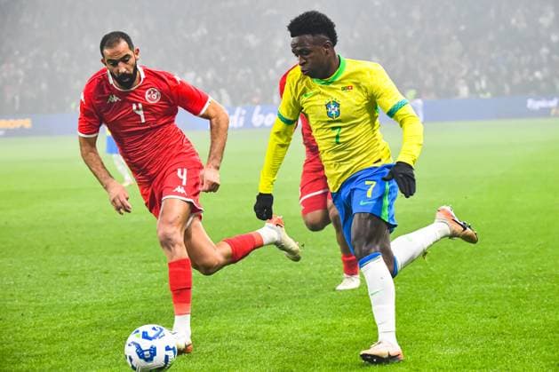 FOOTBALL: BRESIL - TUNISIE Baptiste AUTISSIER MAXPPP - Villeneuve-d Ascq 18 11 2025 Baptiste AUTISSIER Maxppp Lille ; 18 11 2025 ; Vinicius Junior lors du match Bresil vs Tunisie match preparatif pour la CAN 2025 a Lille le 18 novembre 2025. Brazil Tunisia on November 18 at the Decathlon Arena in Lille. Villeneuve-d Ascq Villeneuve-d Ascq Haut de France France  Copyright: xMAXPPPxBaptistexAUTISSIERx BAU202511182795 BAU202511182795