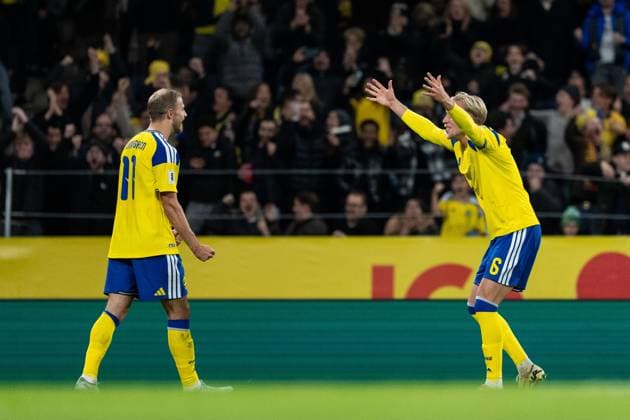 251118 Gustav Lundgren and Herman Johansson of Sweden celebrate after 1 1 during the FIFA World Cup Qualifier football match between Sweden and Slovenia on November 18, 2025 in Stockholm Photo Joel Marklund BILDBYRAN kod JM JM0752 bbeng fotboll football soccer fotball vm kval fifa world cup qualifier sverige sweden sverige a slovenien slovenia jubel  Copyright: JOELxMARKLUND BB251118JM058