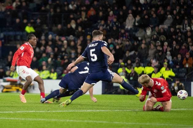 Scotland v Denmark 2026 FIFA World Cup, WM, Weltmeisterschaft, Fussball Qualifier 18 11 2025. Group C GOAL! 2-2 Patrick Dorgu of Denmark national team, Nationalteam gets his side back on level terms during the 2026 FIFA World Cup Qualifier match between Scotland and Denmark at Hampden Park, Glasgow, United Kingdom on 18 November 2025. Hampden Park The National Stadium Glasgow Scotland Editorial use only , Copyright: xColinxPoultneyx PSI-23224-0016