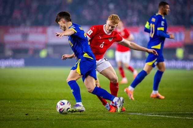 AUSTRIA - BOSNIA AND HERZEGOVINA Nicolas Seiwald of Austria and Esmir Bajraktarevic of Bosnia and Herzegovina during European qualifier of FIFA World Cup, WM, Weltmeisterschaft, Fussball WM, Weltmeisterschaft, Fussball 2026 football match between Austria and Bosnia and Herzegovina. Ernst Happel Stadion, Vienna, Austria, November 18, 2025. Photo by Branislav Racko Copyright: xx 080A1424