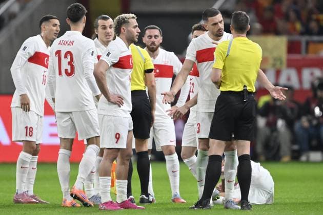 Spain v Turkiye - FIFA World Cup, WM, Weltmeisterschaft, Fussball 2026 Qualifier SEVILLE, SPAIN - NOVEMBER 18: Merih Demiral of Turkiye gets object to the referee during the FIFA World Cup 2026 qualifier football match between Spain and Turkiye at Estadio de La Cartuja in Seville, Spain on November 18, 2025. Burak Akbulut Anadolu Sevilla Spain. Editorial use only. Please get in touch for any other usage.  Copyright: x2025xAnadoluxBurakxAkbulutx