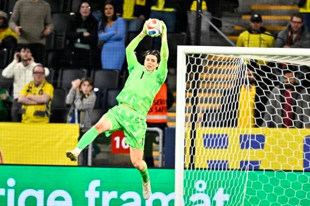 STOCKHOLM, SWEDEN 20251118 Swedens goalkeeper Jacob Widell Zetterström makes a save during Tuesdays World Cup Group B qualifying match between Sweden and Slovenia at Strawberry arena STOCKHOLM SWEDEN x10050x  Copyright: xPontusxLundahl TTx VM-KVAL SVERIGE-SLOVENIEN