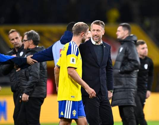 STOCKHOLM, SWEDEN 20251118 Swedish national team captain Graham Potter thanks goal scorer Gustav Lundgren after Tuesday s World Cup qualifying match in Group B between Sweden and Slovenia at Strawberry arena, Stockholm, Sweden November 18, 2025 STOCKHOLM SWEDEN x10050x  Copyright: xPontusxLundahl TTx WORLD CUP QUALIFIER SWEDEN - SLOVENIA