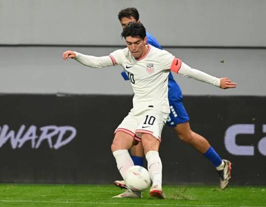 Fußball, U21 Länderspiel, Serbien - USA U21, U 21 SERBIA vs USA NIKOLAS TSAKIRIS, young football player of USA U21, during the match against Serbia U21, at TSC Arena. Backa Topola, 18.11.2025. photo: Nebojsa Parausic MN Press Photo FOOTBALL, FRIENDLY MATCH, U21 USA, SERBIA Backa Topola TSC Arena Serbia Copyright: xNebojsaxParausicx xMNxPressx