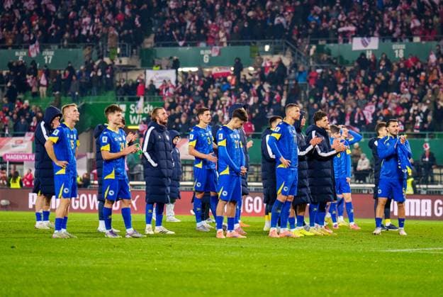 SOCCER - FIFA WC quali, AUT vs BIH VIENNA,AUSTRIA,18.NOV.25 - FIFA World Cup, WM, Weltmeisterschaft, Fussball 2026, European Qualifiers, group stage, OEFB international match, Länderspiel, Nationalmannschaft Austria vs Bosnia and Herzegovina. Image shows the team of BIH.  GEPAxpictures xEdgarxEisner