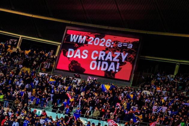 SOCCER - FIFA WC quali, AUT vs BIH VIENNA,AUSTRIA,18.NOV.25 - FIFA World Cup, WM, Weltmeisterschaft, Fussball 2026, European Qualifiers, group stage, OEFB international match, Länderspiel, Nationalmannschaft Austria vs Bosnia and Herzegovina. Image shows a feature with a screen.  GEPAxpictures xEdgarxEisner
