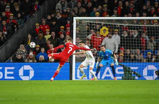 18th November 2025; Cardiff City Stadium, Cardiff, Wales; FIFA World Cup, WM, Weltmeisterschaft, Fussball Qualifying International Football, Wales versus North Macedonia; David Brooks of Wales taking a shot on goal under pressure from Ashkovski  AledxHopkins