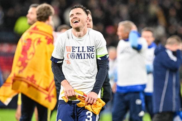 Scotland v Denmark 2026 FIFA World Cup, WM, Weltmeisterschaft, Fussball Qualifiers Andrew Robertson of Scotland celebrates his sides win at full time as his side qualify for the world cup during the 2026 FIFA World Cup Qualifiers Group C match at Hampden Park, Glasgow UK Newspapers OUT Copyright: xJamiexJohnstonx FIL-22514-0030