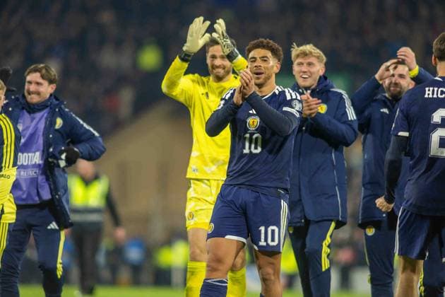 Scotland v Denmark 2026 FIFA World Cup, WM, Weltmeisterschaft, Fussball Qualifier 18 11 2025. Group C ChÃ Adams of Scotland celebrates at the final whistle as Scotland Qualify for the World Cup during the 2026 FIFA World Cup Qualifier match between Scotland and Denmark at Hampden Park, Glasgow, United Kingdom on 18 November 2025. Hampden Park The National Stadium Glasgow Scotland Editorial use only , Copyright: xColinxPoultneyx PSI-23224-0029