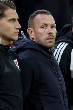 Wales v North Macedonia 2026 FIFA World Cup, WM, Weltmeisterschaft, Fussball Qualifiers Craig Bellamy Manager of Wales on the bench during the 2026 FIFA World Cup Qualifiers Group J match at the Cardiff City Stadium, Cardiff UK Newspapers OUT Copyright: xKaraxThomasx FIL-22513-0045