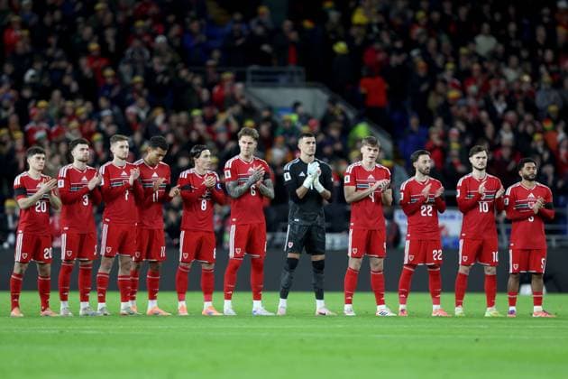 Wales v North Macedonia 2026 FIFA World Cup, WM, Weltmeisterschaft, Fussball Qualifiers Players of Wales applaud during the 2026 FIFA World Cup Qualifiers Group J match at the Cardiff City Stadium, Cardiff UK Newspapers OUT Copyright: xKaraxThomasx FIL-22513-0049