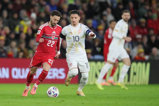 Wales v North Macedonia 2026 FIFA World Cup, WM, Weltmeisterschaft, Fussball Qualifier 18 11 2025. Group J Josh Sheehan of Wales and Enis Bardhi of North Macedonia during the 2026 FIFA World Cup Qualifier match between Wales and North Macedonia at Principality Stadium, Cardiff, Wales on 18 November 2025. Cardiff Principality Stadium Glamorgan Wales Editorial use only , Copyright: xAlunxRobertsx PSI-23226-0079