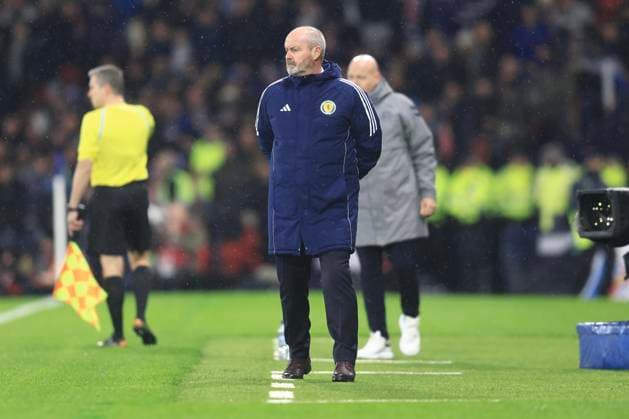 18th November 2025; Hampden Park, Glasgow, Scotland; FIFA World Cup, WM, Weltmeisterschaft, Fussball Qualifiers International Football, Scotland versus Denmark; Scotland head coach Steve Clarke watches play closely  DavidxYoung