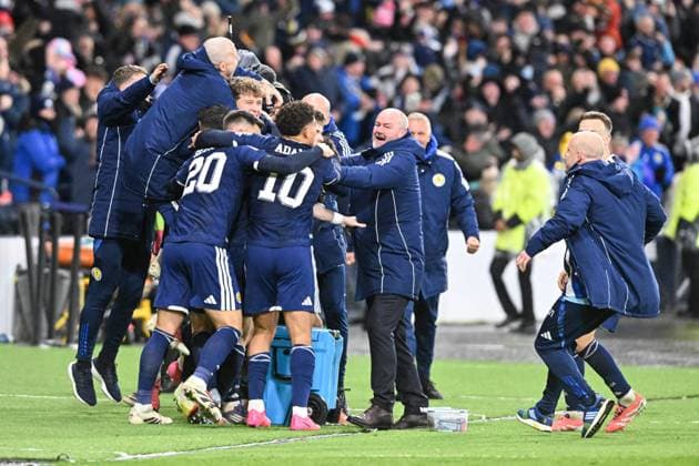 Scotland v Denmark 2026 FIFA World Cup, WM, Weltmeisterschaft, Fussball Qualifiers Players of Scotland celebrate at full time during the 2026 FIFA World Cup Qualifiers Group C match at Hampden Park, Glasgow UK Newspapers OUT Copyright: xJamiexJohnstonx FIL-22514-0081