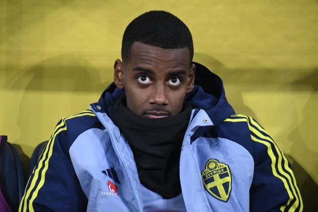 Sweden v Slovenia - 2026 FIFA World Cup, WM, Weltmeisterschaft, Fussball Qualification STOCKHOLM, SWEDEN - NOVEMBER 18: Swedish player Alexander Isak (9) is seen on the bench during the 2026 FIFA World Cup European Qualifiers Group B match between Sweden and Slovenia at Strawberry Arena in Stockholm, Sweden, on November 18, 2025. Atila Altuntas Anadolu Stockholm Sweden. Editorial use only. Please get in touch for any other usage.  Copyright: x2025xAnadoluxAtilaxAltuntasx