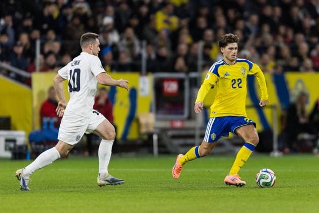 251118 Besfort Zeneli of Sweden during the FIFA World Cup Qualifier football match between Sweden and Slovenia on November 18, 2025 in Stockholm Photo Tobias Sterner BILDBYRAN COP 254 JM0752 bbeng fotboll football soccer fotball vm kval fifa world cup qualifier sverige sweden sverige a slovenien slovenia  Copyright: TOBIASxSTERNER BB251118TS104